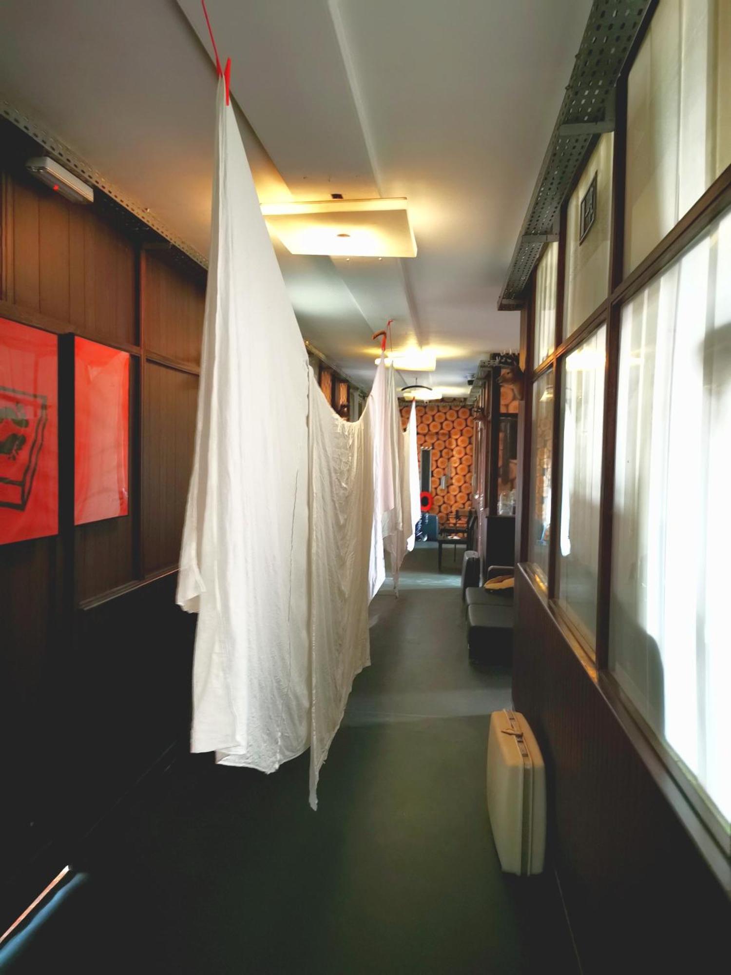 Ghostel 1St: Alternative Arts Experience for Creative Minds Charleroi Exterior photo